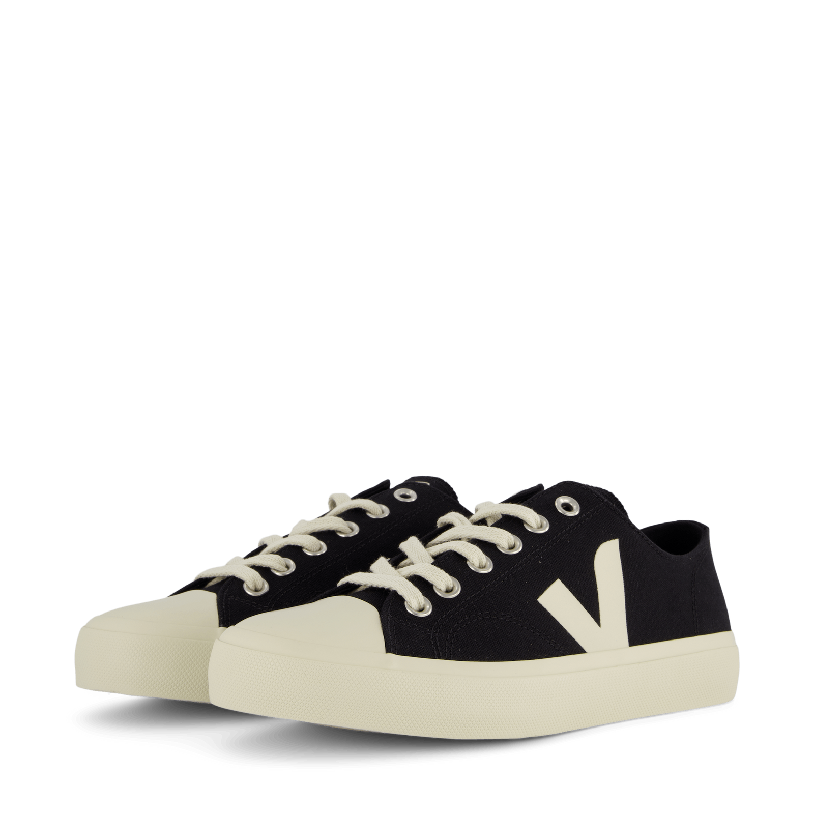 Wata Ii Low Canvas Black Pierre