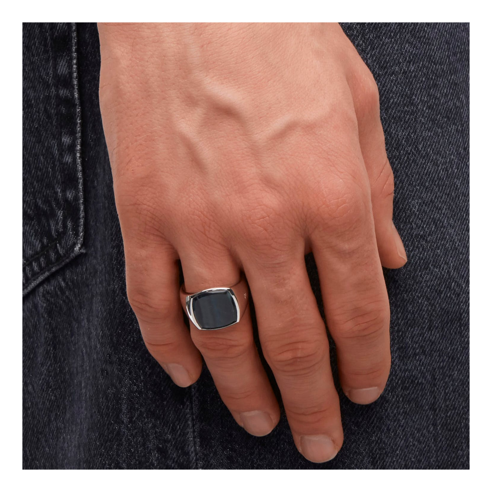 Cushion Blue Hawk Eye (m) Silver