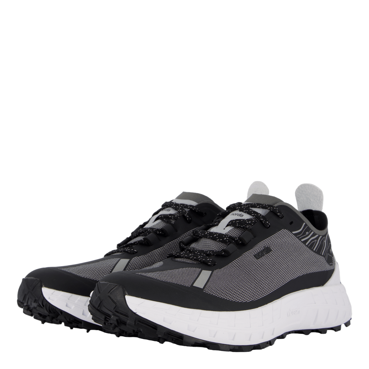 Norda N001 Black/white