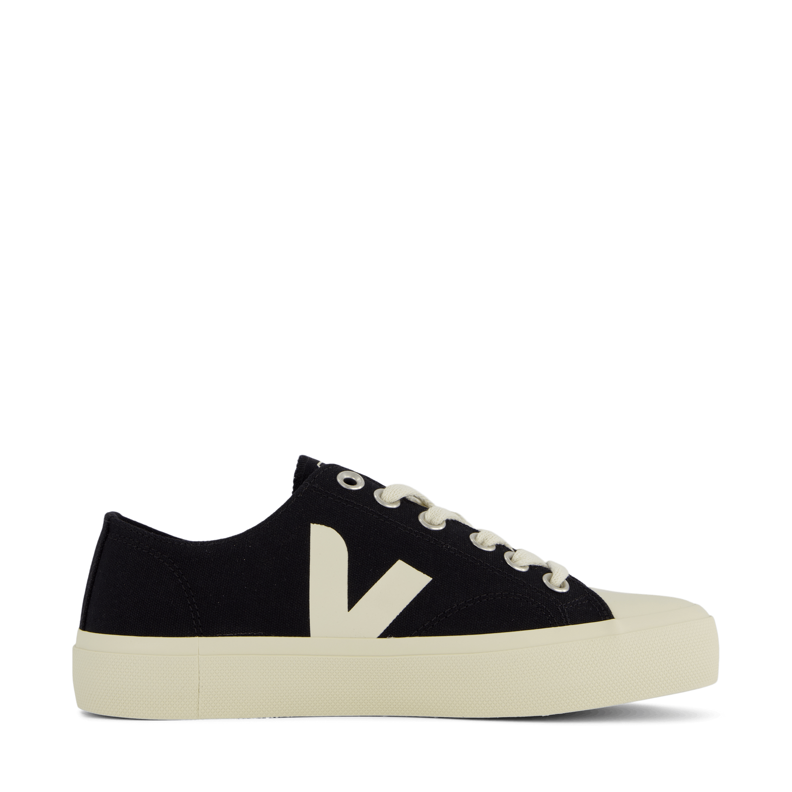 Wata Ii Low Canvas Black Pierre