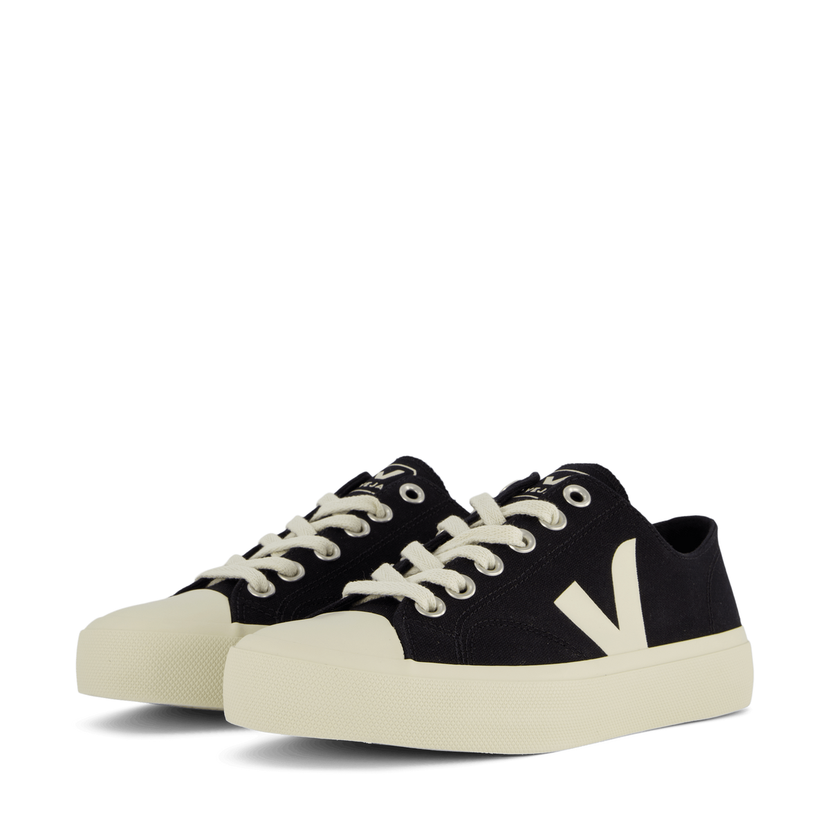 Wata Ii Low Canvas Black Pierre