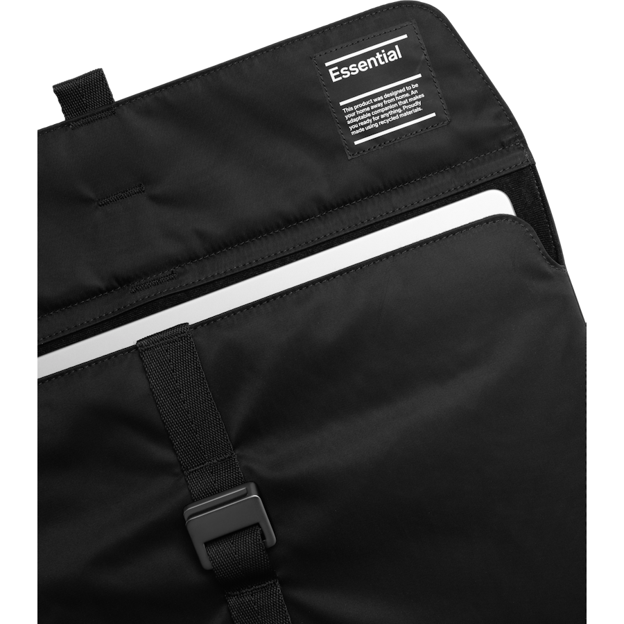 Essential Laptop Sleeve 16" Black Out